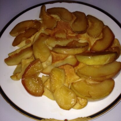 リンゴをたっぷり使い作りました。フライパンで出来るのが、簡単でいいですね！味も満足でした。